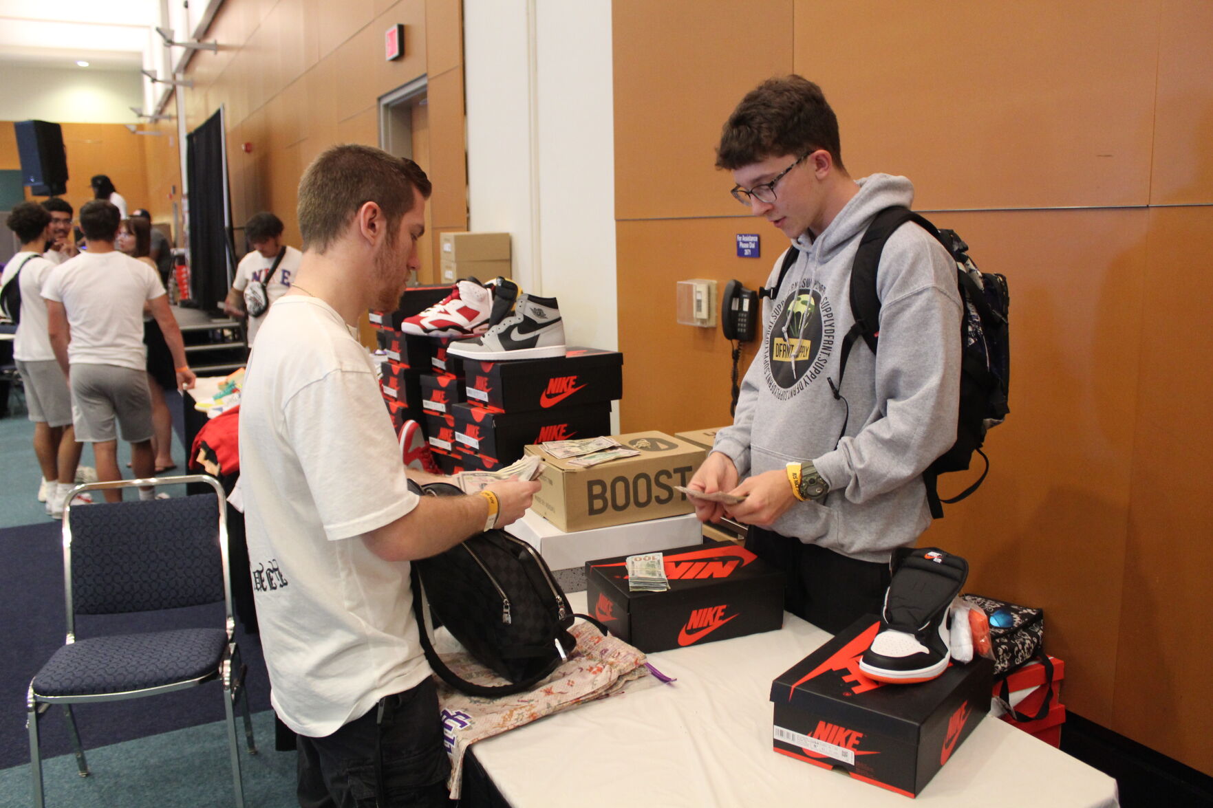 Jus Nice Sneaker Convention in Wildwood5424.JPG
